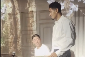 巴爾韋德社媒曬與貝林厄姆合拍的廣告，宣傳迪拜旅游