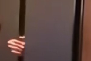 今日趣圖：90分鐘熱身完畢，剛哥已經(jīng)做好了酒店以一敵多的準(zhǔn)備