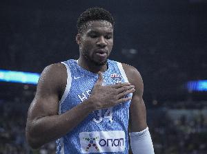 很不理想！字母哥半場7投僅2中拿到4分8板3失誤 正負(fù)值-19最低