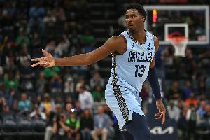 真摯的祝福！祝灰熊全明星內(nèi)線小賈倫-杰克遜26歲生日快樂??