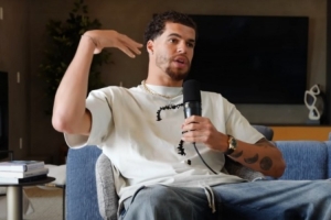 小波特：若女友在社媒發(fā)布過(guò)暴露的照片會(huì)讓我不能接受