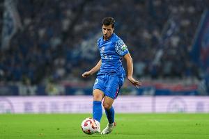 記者：申花這整體打得一般，特謝拉個(gè)人能力還是鶴立雞群的