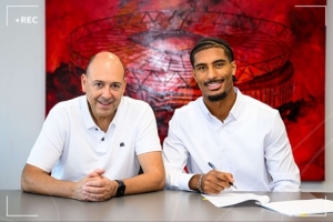 德媒：巴代表現(xiàn)出色并展現(xiàn)出領(lǐng)袖能力，獲得高層主帥隊友一致稱贊