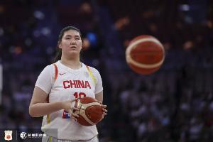 媒體人：在張子宇3犯時依舊不換下保護 就是要鍛煉她的應變能力