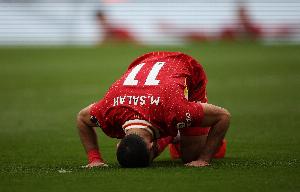 薩拉赫在歐冠開(kāi)場(chǎng)6分鐘完成傳射，是英格蘭俱樂(lè)部球員首人