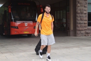 山東泰山隊(duì)啟程前往青島，準(zhǔn)備與青島海牛隊(duì)的中超聯(lián)賽