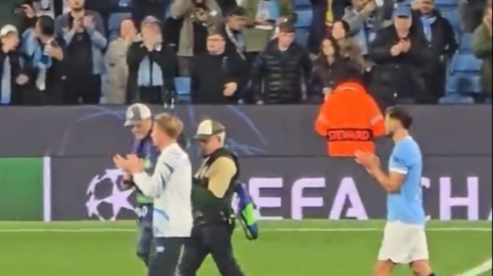 伊蒂哈德國(guó)王回來了！德布勞內(nèi)賽后繞場(chǎng)，向曼城球迷鼓掌致意??