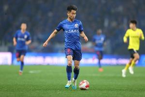 斯盧茨基：戴偉?？赡芎茈y趕上本賽季聯(lián)賽 但他仍在為此而努力