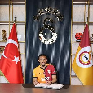 薩內(nèi)是唯一一位效力4家俱樂部以上，歐冠首秀均進球或助攻的球員