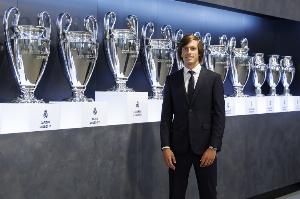 馬卡報(bào)道卡雷拉斯轉(zhuǎn)會(huì)拉鋸戰(zhàn)：改變?nèi)松乃膫€(gè)月，始終是皇馬首選