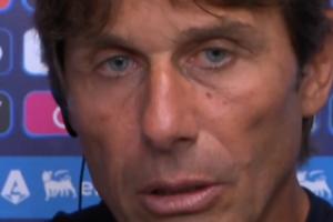 演小品呢??美女記者問布翁喬爾諾情況，孔蒂誤以為在向他道早安