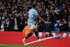 記者：薩維尼奧不排斥繼續(xù)為瓜帥效力，續(xù)約談判在進行但尚未完成