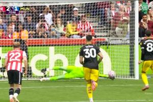 撲出B費(fèi)點(diǎn)球！布倫特福德官方社媒：撲出來(lái)啦！凱萊赫是英雄！！