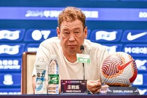 斯盧茨基：亞冠不單純?yōu)榱宋覀兊那蛎裕彩菫樗兄谐銟凡慷鴳?zhàn)