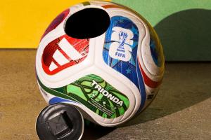 新黑科技！2026世界杯用球采用全新芯片技術，更快識別越位和手球