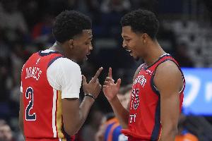 鵜鶘對(duì)陣東南墨爾本鳳凰 赫伯特-瓊斯&特雷-墨菲&德里克-奎因傷缺