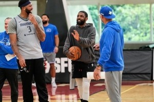 濃眉曬照為生涯第14季預(yù)熱 隊(duì)友拉塞爾、歐文和弗拉格均有亮相！