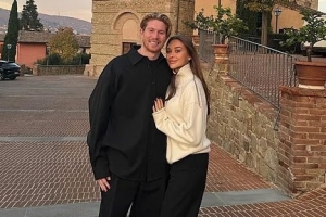 郵報談德布勞內(nèi)那不勒斯生活：場下受英雄般歡迎，場上卻仍需適應(yīng)