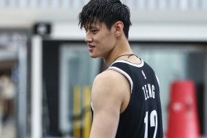 曾凡博還沒(méi)上場(chǎng)！媒體人：NBA到處是人情世故 怎么就在中國(guó)拎不清