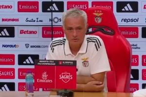 穆帥：我接手本菲卡至今，無論踢藍(lán)軍還是波爾圖我們都沒被壓制過