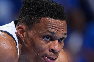 開啟第18個賽季！威少距離成為歷史第八位助攻破萬球員只差75次