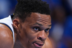 國(guó)王主帥：我一直是威少的球迷 非?？粗厮母?jìng)爭(zhēng)狀態(tài)和拼勁