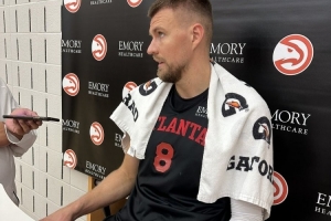 波津：杰倫-約翰遜沖搶籃板快速推進(jìn)很棒 若沒得分我能跟進(jìn)搶籃板