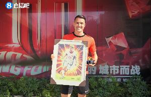 蓉城鐵血隊(duì)長！小吧為周定洋制作漫畫人物海報，本人社媒點(diǎn)贊