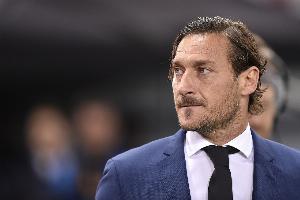 托蒂炮轟斯帕萊蒂：他來(lái)羅馬只為讓我退役，俱樂(lè)部在背后支持他