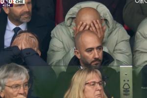 安德烈-桑托斯錯失單刀良機，馬雷斯卡觀眾席上痛苦捂臉