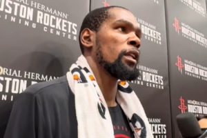 揭幕戰(zhàn)對陣?yán)做』囟沓怯邢胍姷娜藛?？杜蘭特?fù)u頭：沒有