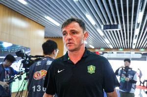 足球報(bào)：國(guó)安近5輪4負(fù)，球隊(duì)絕非僅僅靠換帥就能立刻走出低谷