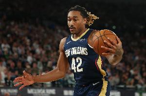 季前賽場(chǎng)均4分2.3板！鵜鶘官方：球隊(duì)已申請(qǐng)裁掉鋒線球員舒馬特