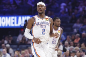 名嘴：亞歷山大進(jìn)行了很多光腳爬行練習(xí) 他1對1時(shí)幾乎不可阻擋