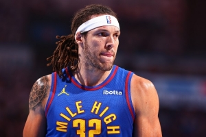 馬?。喊⒙?戈登神了但生涯之夜被庫(kù)里攪黃 說(shuō)掘金能進(jìn)西決還太早