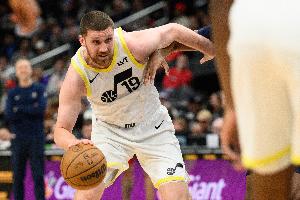 有點(diǎn)東西！米哈伊柳克砍下11分3助4斷 球隊(duì)加時險勝他正負(fù)值+28