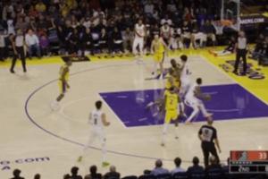 扎實(shí)的！楊瀚森掩護(hù)助隊(duì)友穩(wěn)穩(wěn)上籃命中！