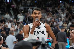 文班亞馬：馬刺隊史開賽季從未5勝0負過？那讓我們去打破紀錄吧