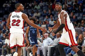 阿德巴約：維金斯在先發(fā)里話不多 他會做影響比賽勝負(fù)的小事