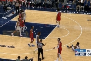 苦苦追分！埃奇庫姆外線三分出手 再度打成3+1