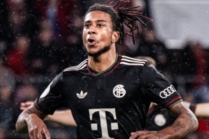 14戰(zhàn)全勝！拜仁官推曬海報，慶祝球隊創(chuàng)造五大聯(lián)賽最佳開局成績