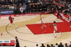 快打旋風？阿門直接長傳 杜蘭特接球三大步雙手暴扣！