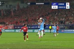 蓉城全隊抗議！胡荷韜進球被吹，主裁艾堃堅持河南手球犯規(guī)在先