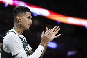 字母缺陣！雄鹿VS勇士首發(fā)：庫茲馬 特納 羅林斯 AJ-格林 特倫特