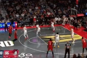 白熱化！朱-霍勒迪底角三分命中 開拓者反超1分