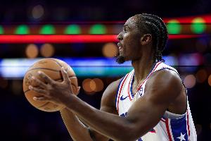 功虧一簣！馬克西錯失關(guān)鍵拋投 全場16中8空砍26分8板14助2斷2帽