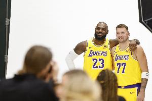 東契奇：以里夫斯的表現(xiàn) 加上詹姆斯即將回歸 我們的進(jìn)攻還能提升