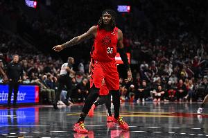 楊?。毫_威在瀚森的輪轉(zhuǎn)時間占了他時間 這不叫占 就是殘酷的競爭