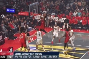 一氣呵成！夏普拿球晃開防守 底線突破騰空暴起雙手扣籃