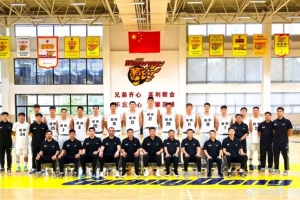 周鵬曬照：我的第五次全運(yùn)會！期待再次擁抱冠軍！ ???